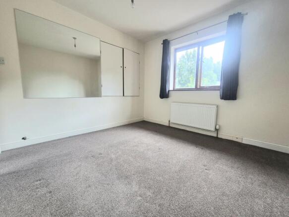 2 bed End of Terrace to rent Image 5