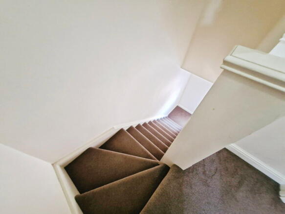 4 bed Town House for sale Image 7