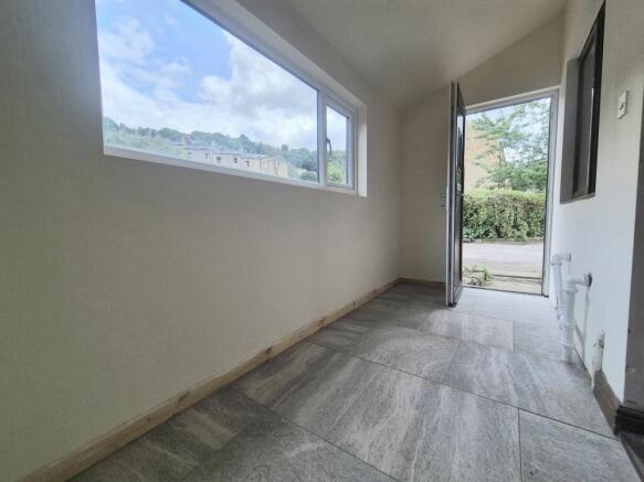 2 bed End of Terrace to rent Image 8