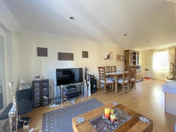 Lounge:Dining Room.jpeg