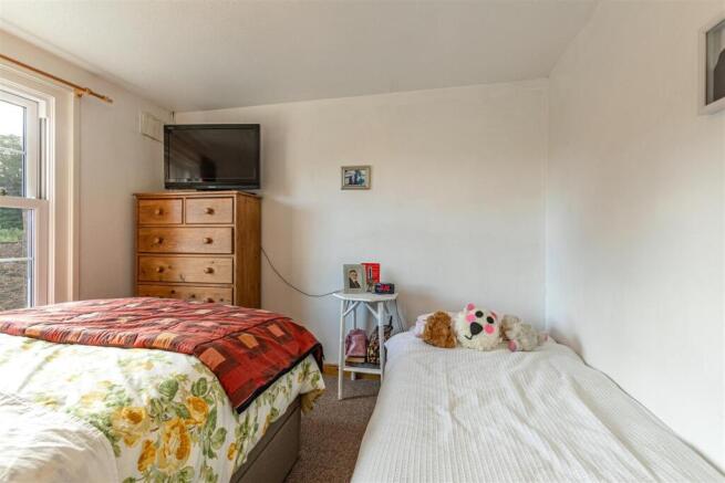 16 Morrow Gardens Melrose 24.JPG