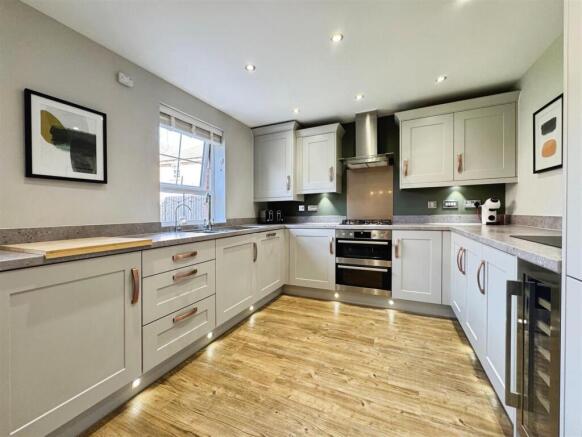 f2ccb8aa-1-4558-B6C7-237CD136364D-4276-0000024218E