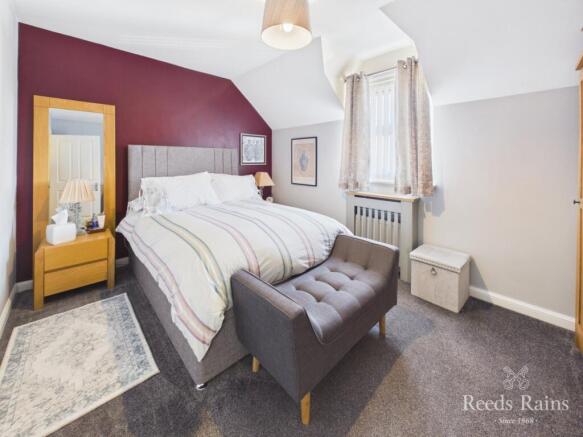3 bed Apartment for sale Image 9