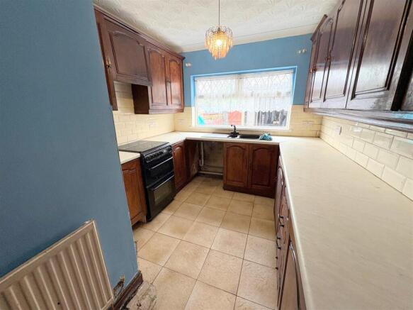 Kitchen c.jpg