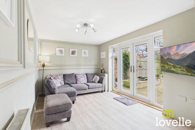 4 bed Detached for sale Image 8