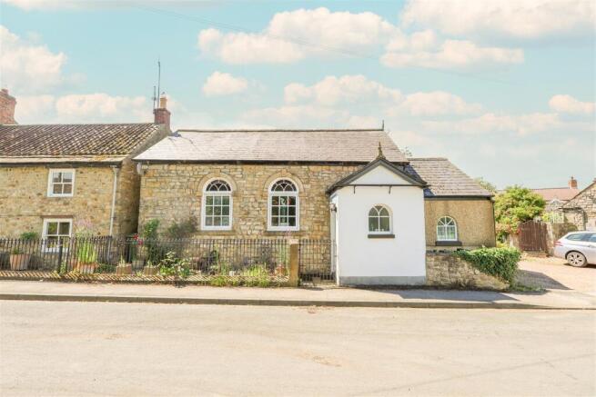 2 bed Detached for sale Image 9