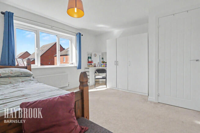 3 bed Semi-Detached for sale Image 11
