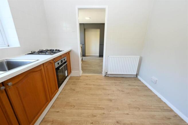3 bed Detached to rent Image 9
