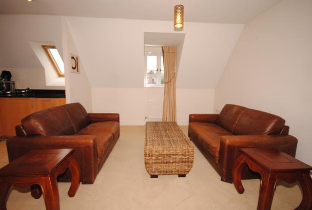 46 Highgrove Sitting Area.JPG