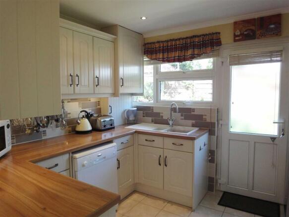 KITCHEN: