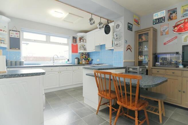 2 bed Semi-Detached for sale Image 8