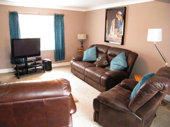 Lounge 3