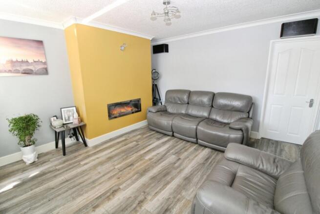 3 bed Terraced for sale Image 4