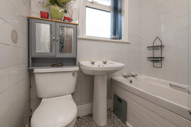 3 bed Detached for sale Image 8
