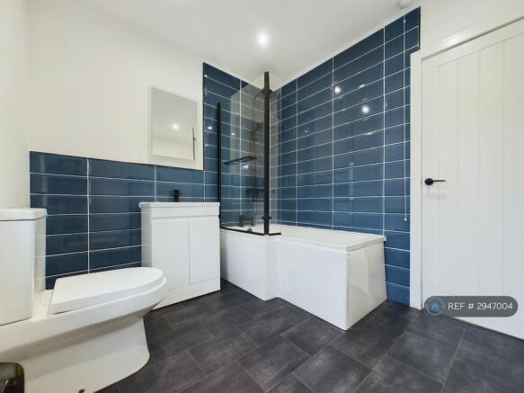 3 bed Semi-Detached to rent Image 7