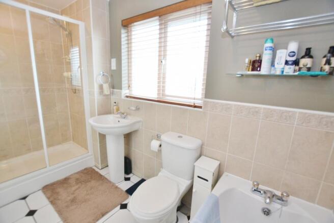En-suite to master b