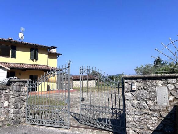 entrance gat