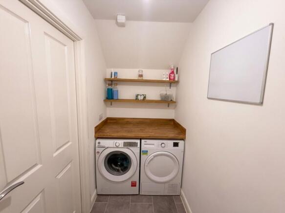 3 bed Semi-Detached for sale Image 7