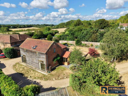Stunning converted Barn located in Ryarsh, West Malling, ME19 5LW