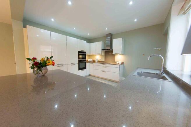 Sleek modern f...