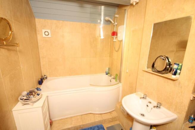 BATHROOM/W.C.