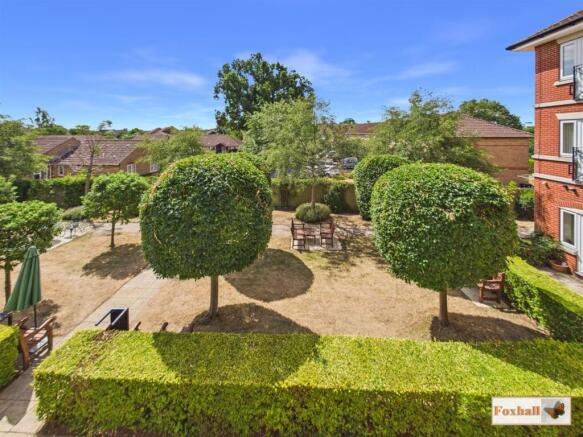 Communal Areas &  Gardens