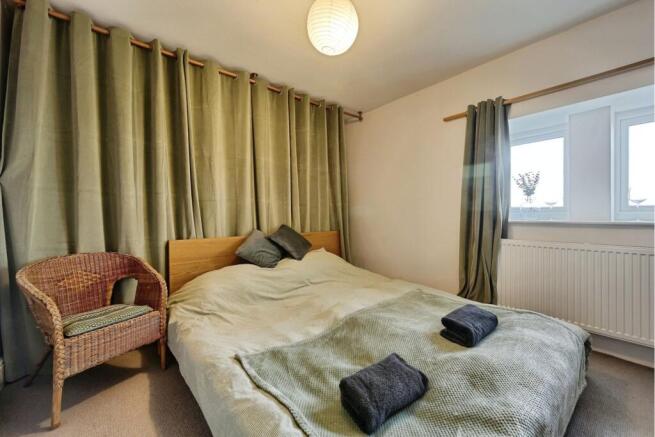 4 bed Detached for sale Image 11