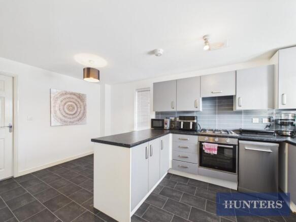 3 bed Semi-Detached for sale Image 6