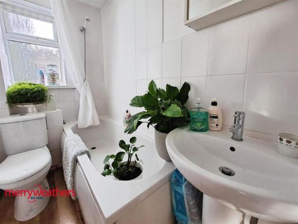 2 bed Flat for sale Image 7
