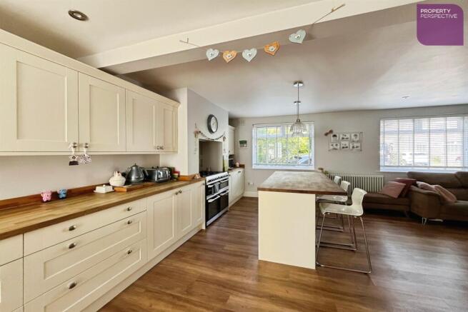 Open Kitchen/Living/