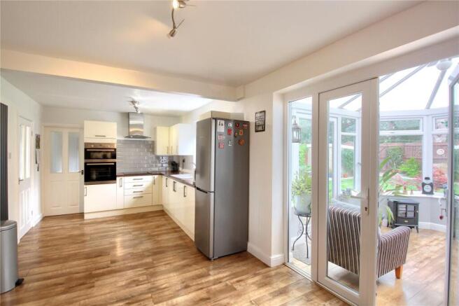 4 bed Semi-Detached for sale Image 5
