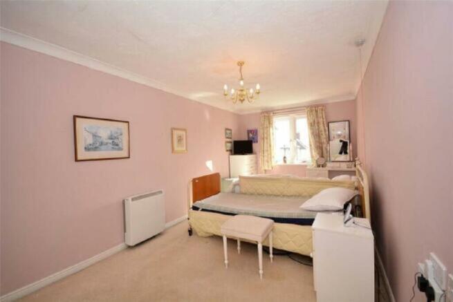 2 bed Apartment for sale Image 4