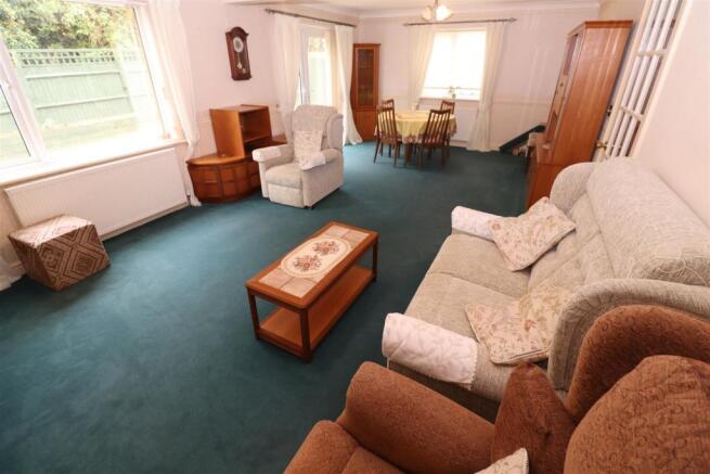 Lounge / Dining Room