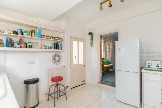 0S5RBN - Kitchen A.jpg