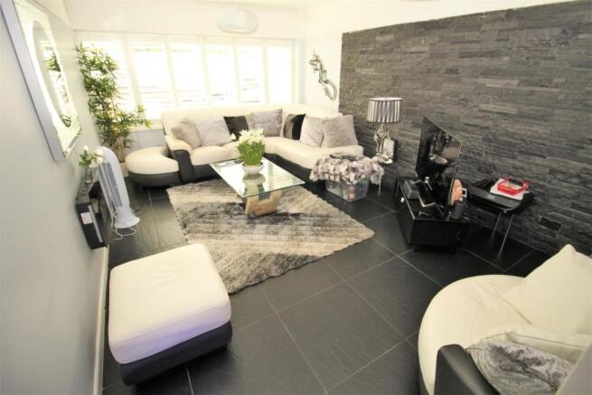 Lounge1.JPG