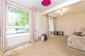 7, Rowley House, Watergate Street, Deptford SE8 3HH
