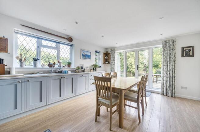 Kitchen/ Breakfast Room