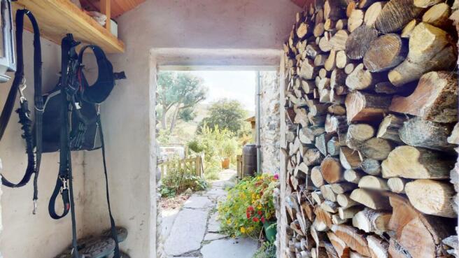 ENTRANCE PORCH