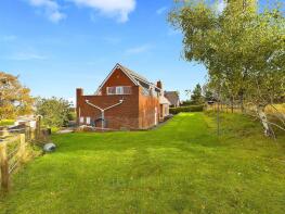 Rainbows End, Brynford Road, Pentre Halkyn CH8 8HN