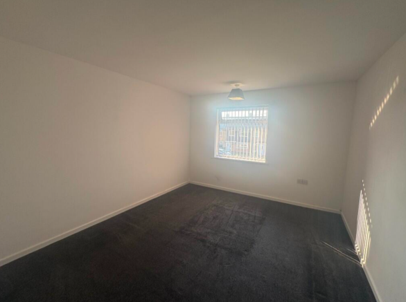 3 bed Terraced to rent Image 4