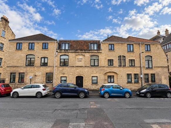 2-bed flat on Caxton Court, Bath, £395,000