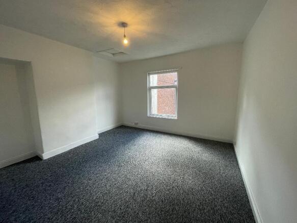 2 bed End of Terrace to rent Image 7