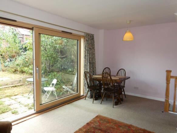 4 bed Terraced to rent Image 7
