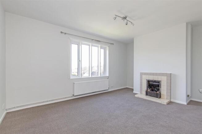 10 Heather Way-6.jpg