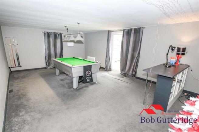 GARDEN ROOM / MAN CAVE