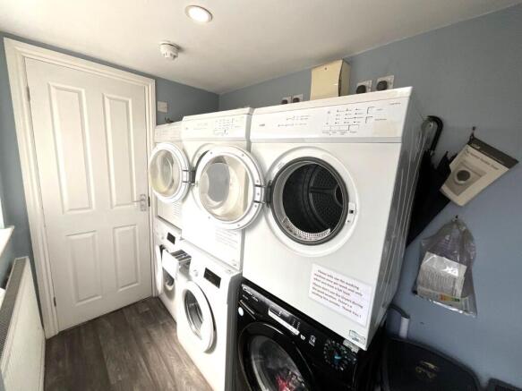 1 bed House Share to rent Image 6
