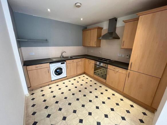 2 bed Flat to rent Image 2