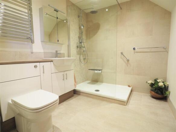 Modern Fitted Shower Room 418