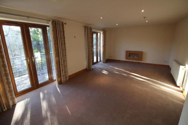 4 bed Detached to rent Image 4