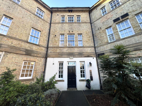 2 Bedroom First Floor Apartment